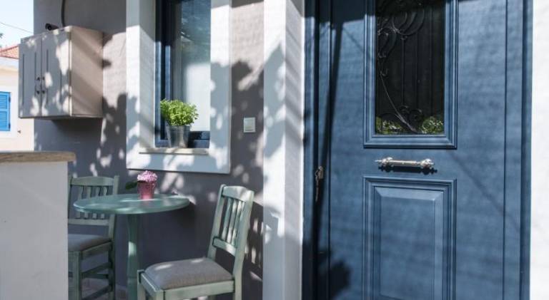 Beautiful vacation home with patio & garden | Pet-friendly — photo 5