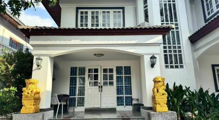 Villa with jacuzzi & pool — photo 4
