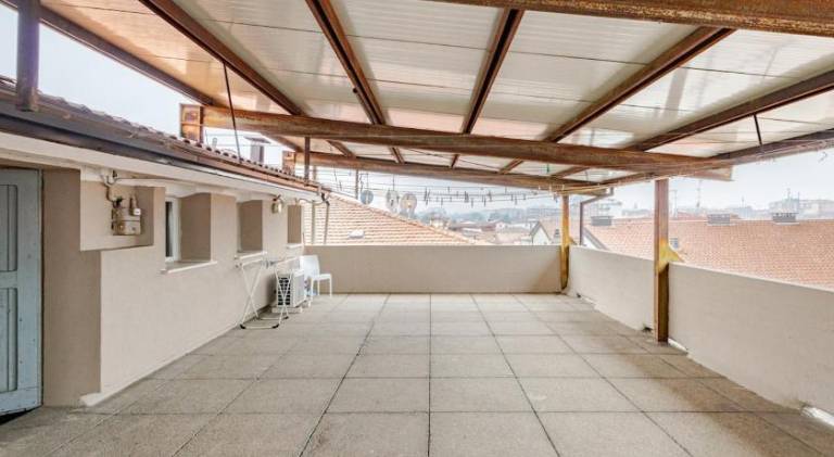 Apartment with patio — photo 5