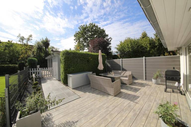 Rental apartment with patio — photo 3