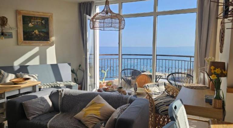 Holiday apartment with pool in Pomorie