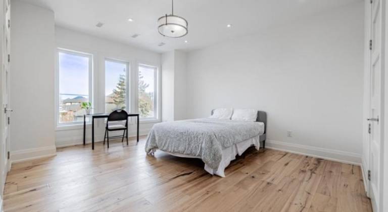 Executive Room in Toronto next to Yorkdale shopping centre
