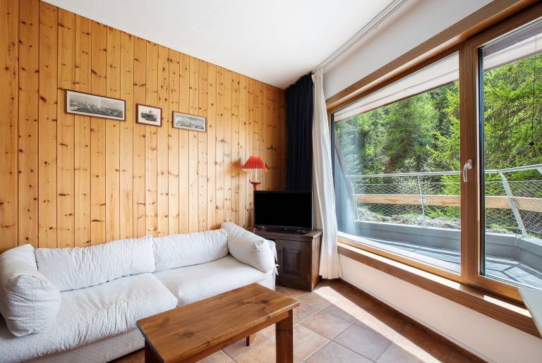 Apartment 'Larice' with Mountain View, Private Terrace and Shared Garden — photo 3