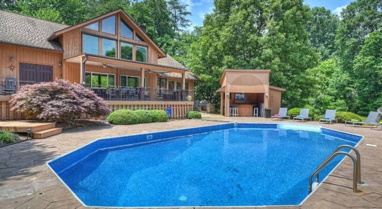 House with pool | Dogs allowed in Mooresville, NC