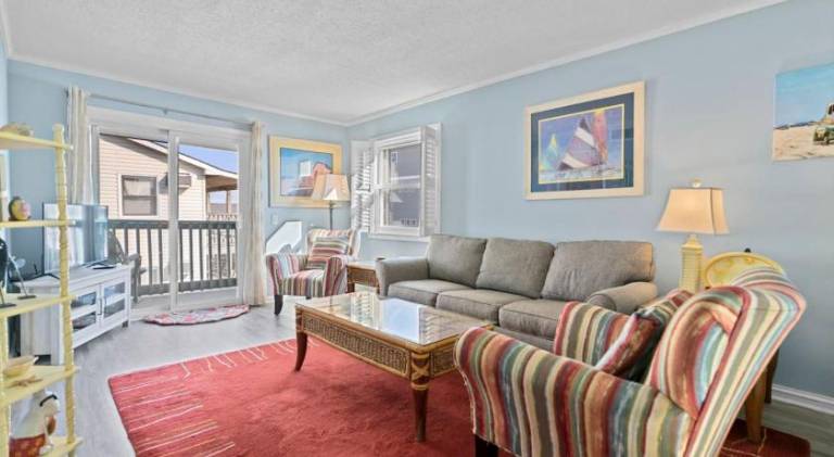 Vacation home with pool | Close to the beach | Pets allowed — photo 2