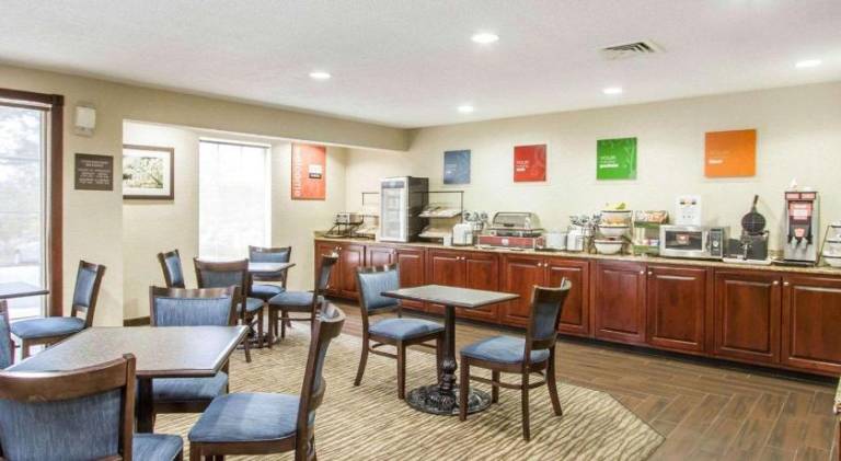 Comfort Inn Poplar Bluff North — photo 5