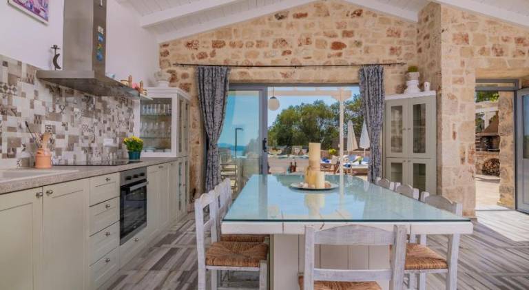Villa with garden & private pool — photo 4