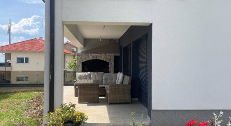 Holiday apartment with garden — photo 4