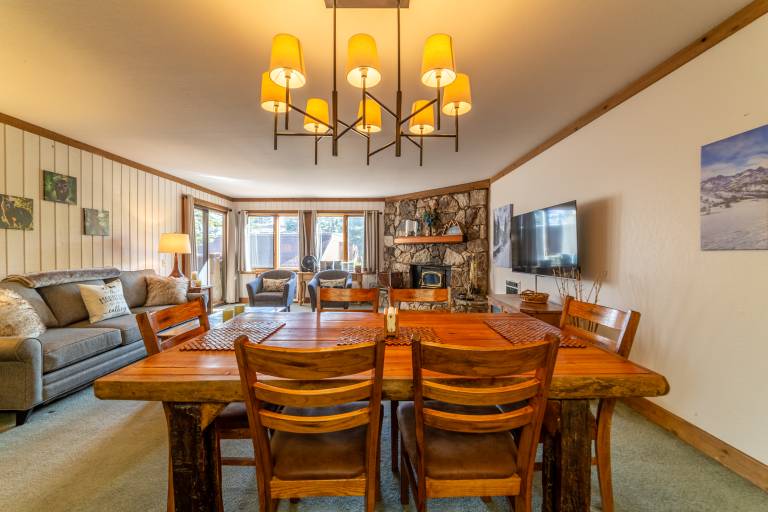 Condo with heated pool, sauna & hot tub — photo 4