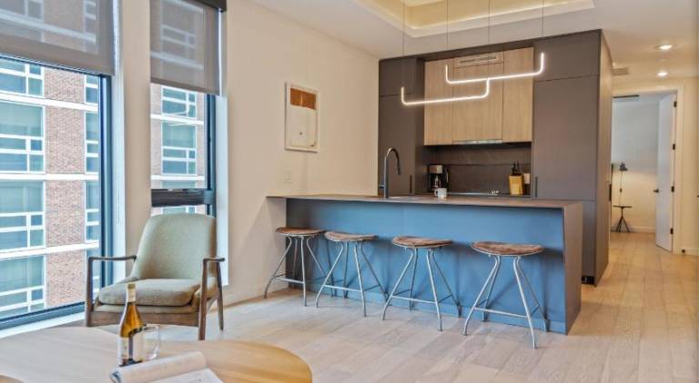 Serviced apartment with terrace | Next to Love Park — photo 3