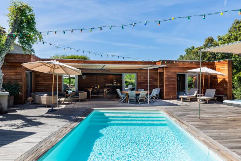 Villa with terrace, hot tub & private pool | Nature view — photo 3