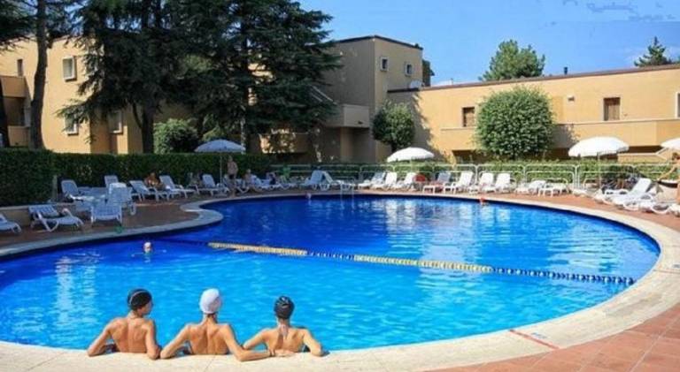 Lovely rental apartment with garden, terrace & pool | Pet-friendly in Pozzolengo
