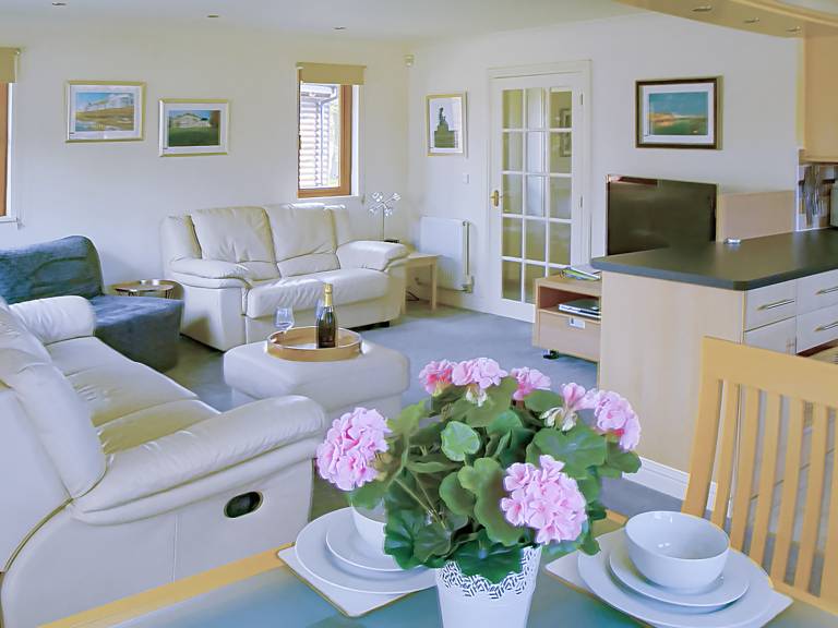Family-friendly pleasant cottage with garden | Close to the beach | Pets are welcome — photo 2