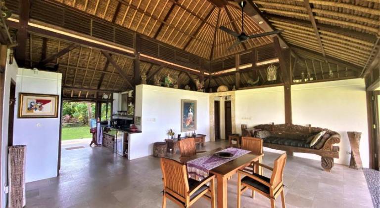 200 m&sup2; Ferienhaus