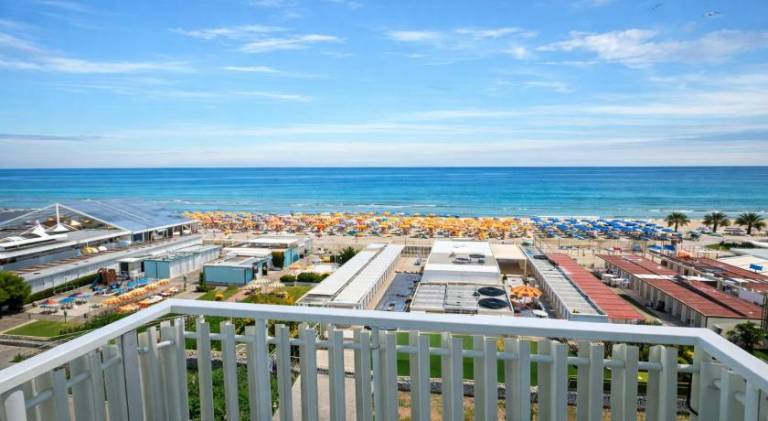 Hotel Centrale FRONTEMARE — photo 4