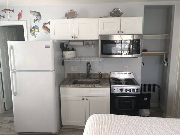 Condo with pool & garden — photo 5