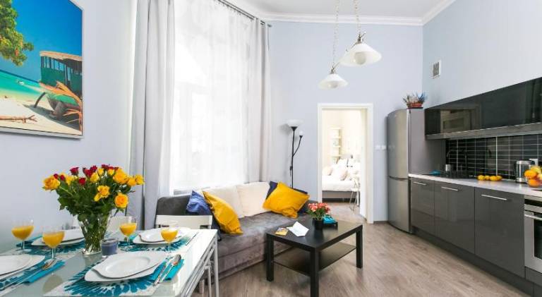 Serviced apartment with patio | Next to Main Square — photo 2