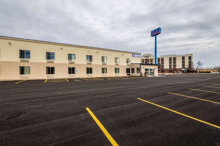 Motel 6 Peoria, IL in Peoria, IL