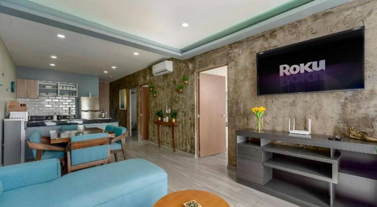 Luxe Modern-5 Star Area-Walk 2 Beach-Pool-View-King Bed — photo 3