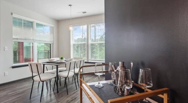 Ample apartment | Pet-friendly — photo 5