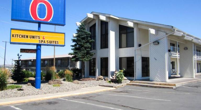 Motel 6 Madras, OR — photo 5