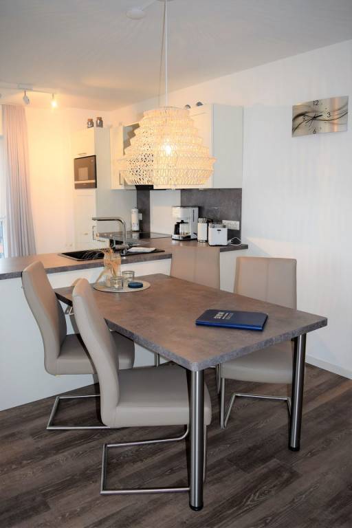 Moderne, hochwertige Ferienwohnung, Sauna, großer Balkon, Meerblick, strandnah — photo 2