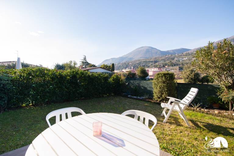 Holiday apartment with garden in Toscolano Maderno