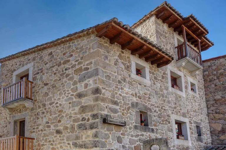 Casa Piedralaves