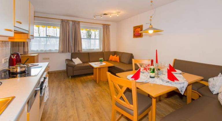 Holiday apartment with 2 rooms for 4 persons — photo 4