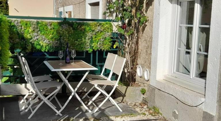 Fully equipped pleasant apartment with patio | Perfect for remote work | Dogs allowed — photo 5