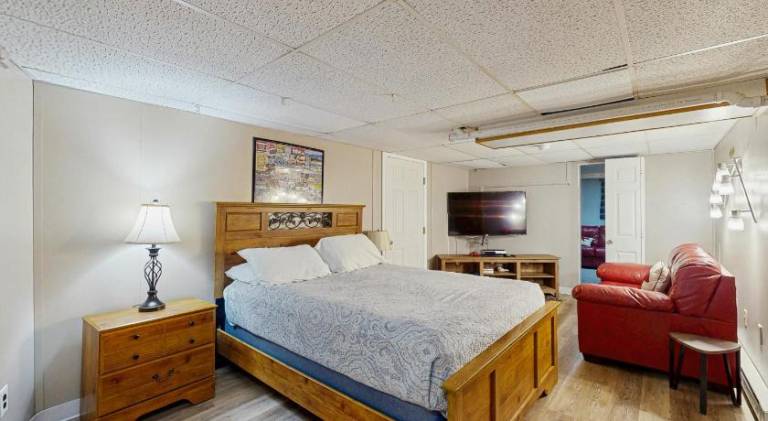 Spacious vacation home | Pets allowed — photo 2