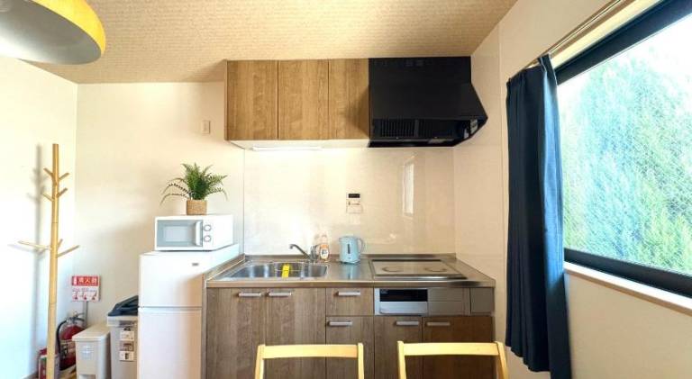 Vacation home with jacuzzi & terrace | Suitable for remote work | Pet-friendly — photo 4