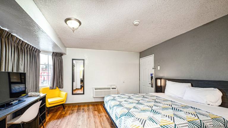 Motel  Glastonbury Center