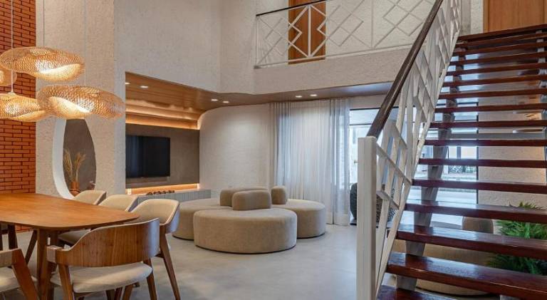 Vacation home with hot tub & pool — photo 4