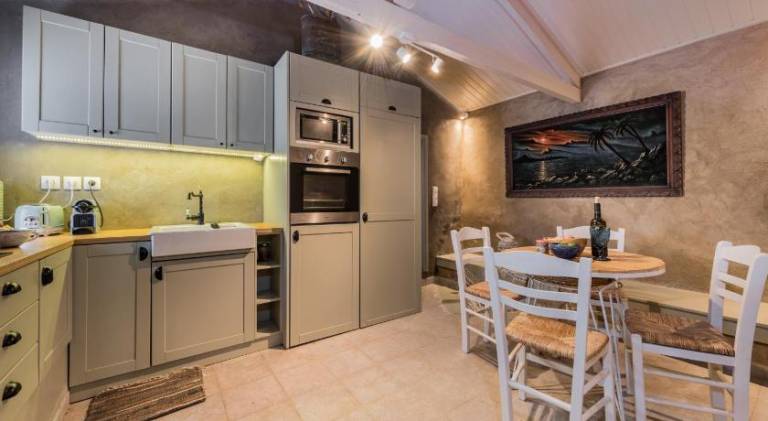 Lodge with private pool, grill & patio | Good for workation — photo 3