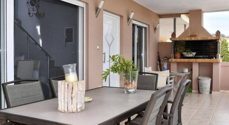 Fully equipped villa with yard, terrace & private pool | Perfect for remote work | Pet-friendly — photo 5
