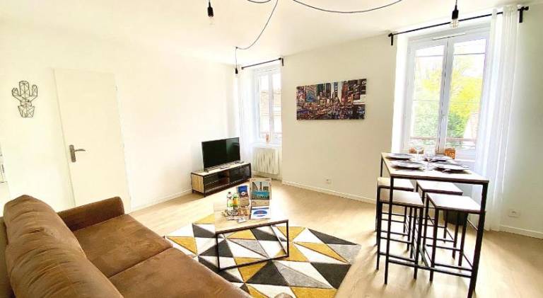 Holiday apartment with 1 room for 2 persons in Limoges