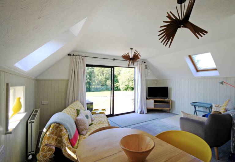 Pet-Friendly Cabin Rental by a Lake near Birmingham, England — photo 3