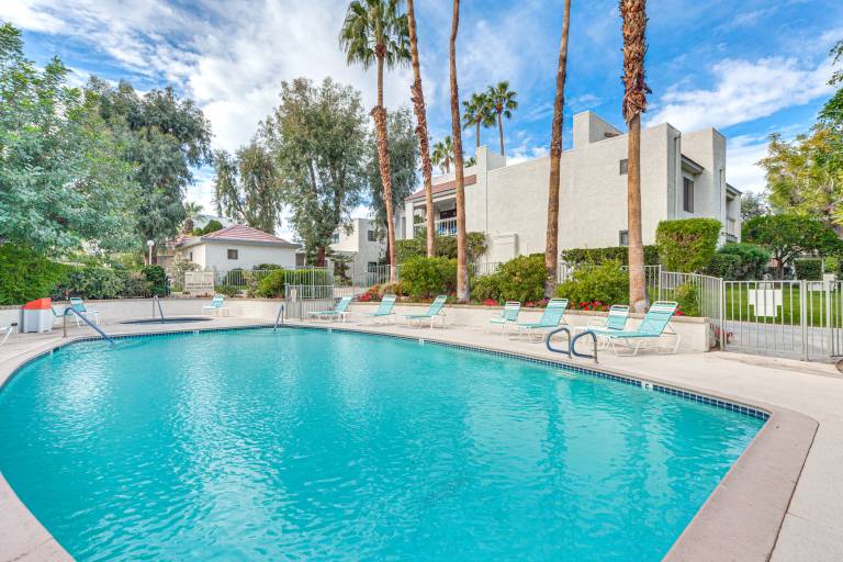 2 Mi to Dtwn Palm Springs! Modern Condo w/ Pool — photo 2