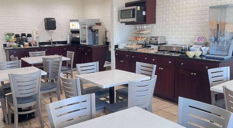 Ramada Bayside Inn & Suites Eureka — photo 4