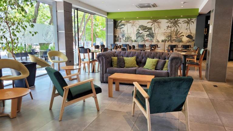 Charming serviced apartment with pool, barbeque & hot tub | Pet-friendly — photo 4