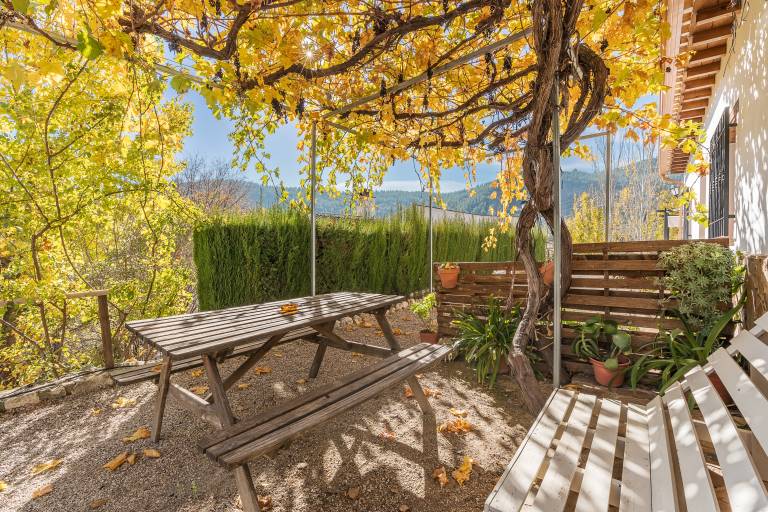 Apartment 'Casa Rocío' with Mountain View, Wi-Fi and Air Conditioning in Granada