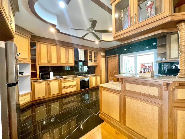 Villa with grill, pool & garden | Good for workation | Pets allowed — photo 3