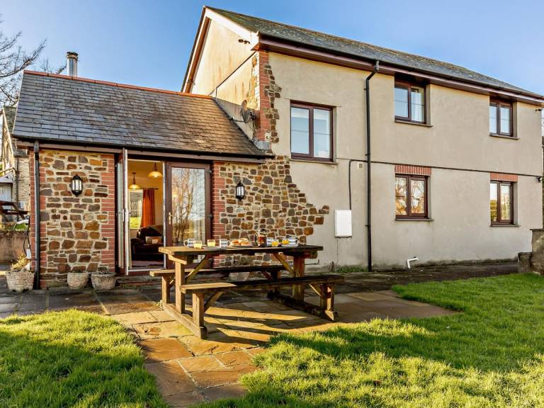 Fully equipped lovely cottage with garden & BBQ | Pet-friendly — photo 3