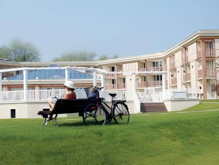 Pleasant serviced apartment with yard, patio & pool | Dogs allowed in Le Touquet-Paris-Plage