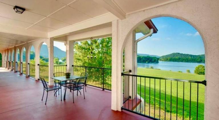 Chattanooga Room at Tennessee RiverPlace — photo 3