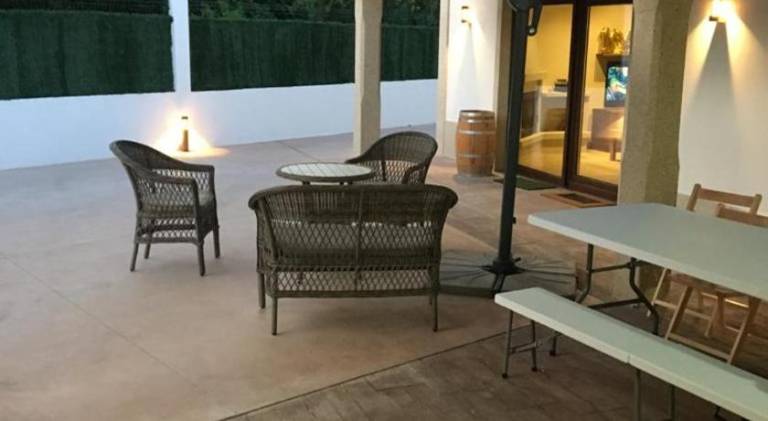 Vacation home with pool | Pets allowed — photo 5