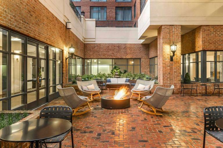 Sheraton Suites Old Town Alexandria — photo 2