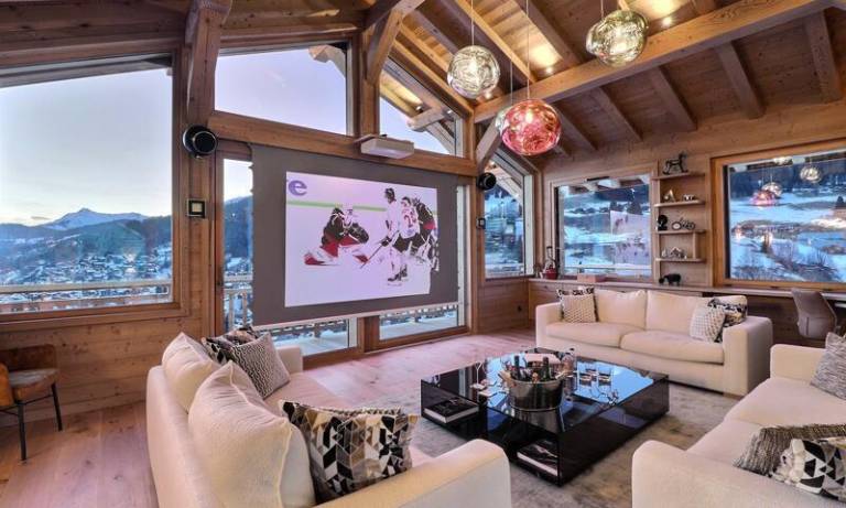 Chalet, Ground floor, terrace, balcony, fireplace or stove, 483m², Les Gets — photo 2