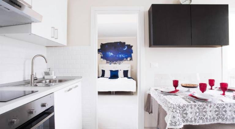 Holiday apartment | Close to Two Towers — photo 5